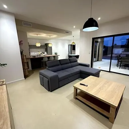 Quentin La Poterie Villa
